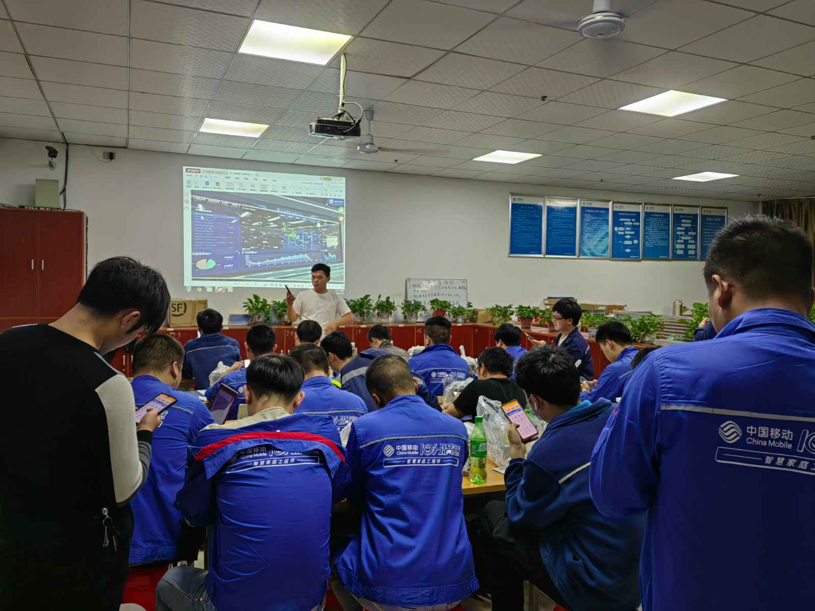 长春俊泽茶道文化推广有限公司为中移铁通有限公司安全用电培训